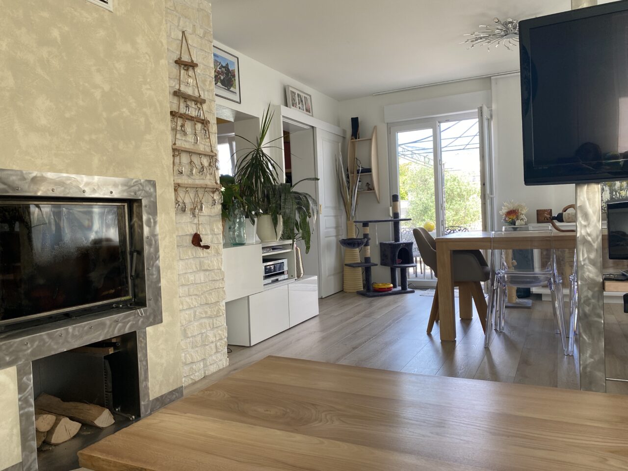 Mertzwiller belle maison 130m2 avec dépendance et piscine sur 9,34 ares. Vidéo disponible Mertzwiller belle maison 130m2 avec dépendance et piscine sur 9,34 ares. Vidéo disponible