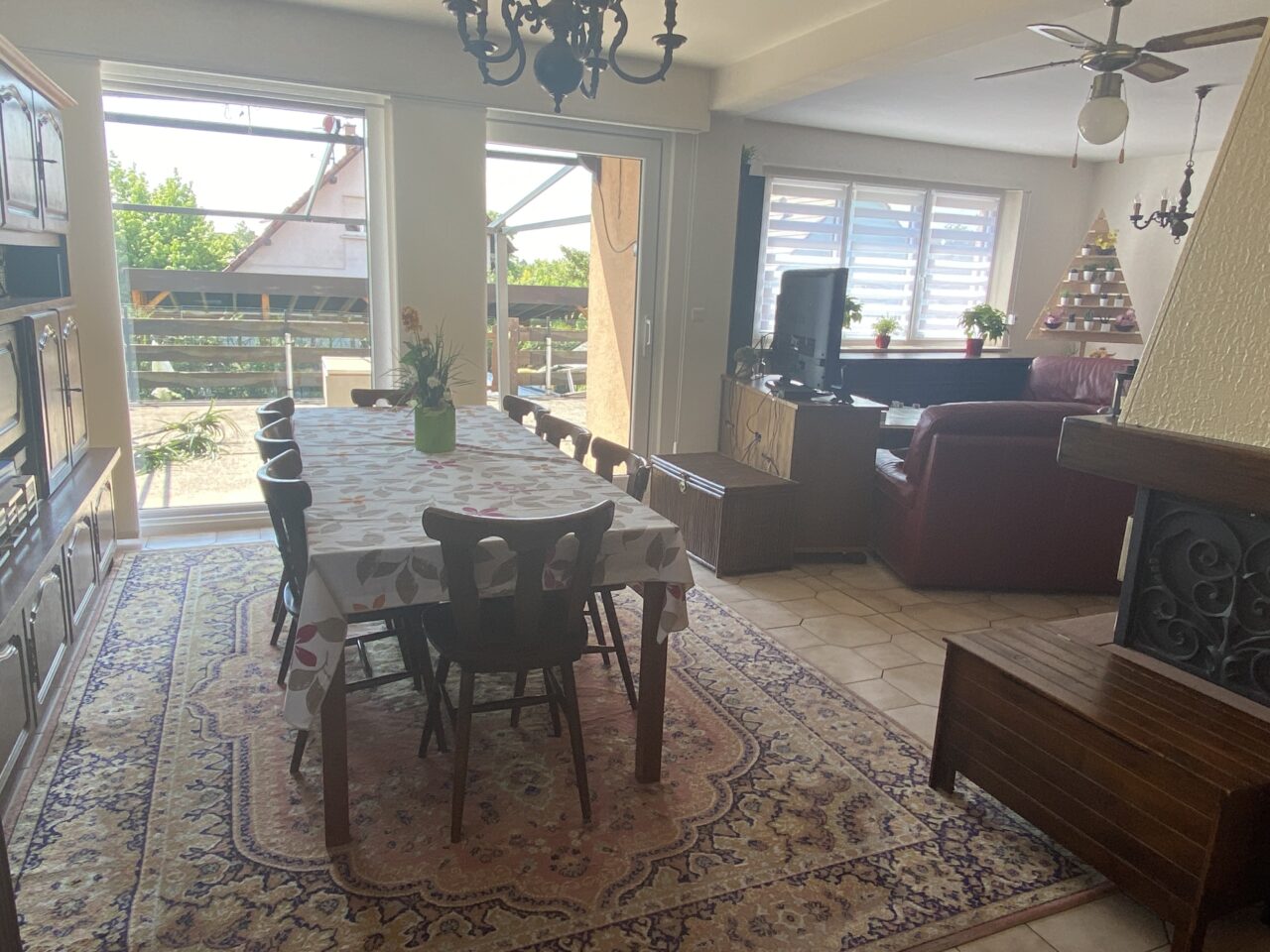 Batzendorf, très beaux volumes pour cette maison 6 pièces, 157m2 sur 6,55 ares. Vidéo disponible Batzendorf, très beaux volumes pour cette maison 6 pièces, 157m2 sur 6,55 ares. Vidéo disponible