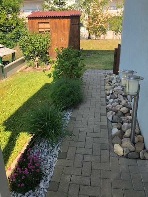 Haguenau maison mitoyenne d'un coté, terrasse, jardin