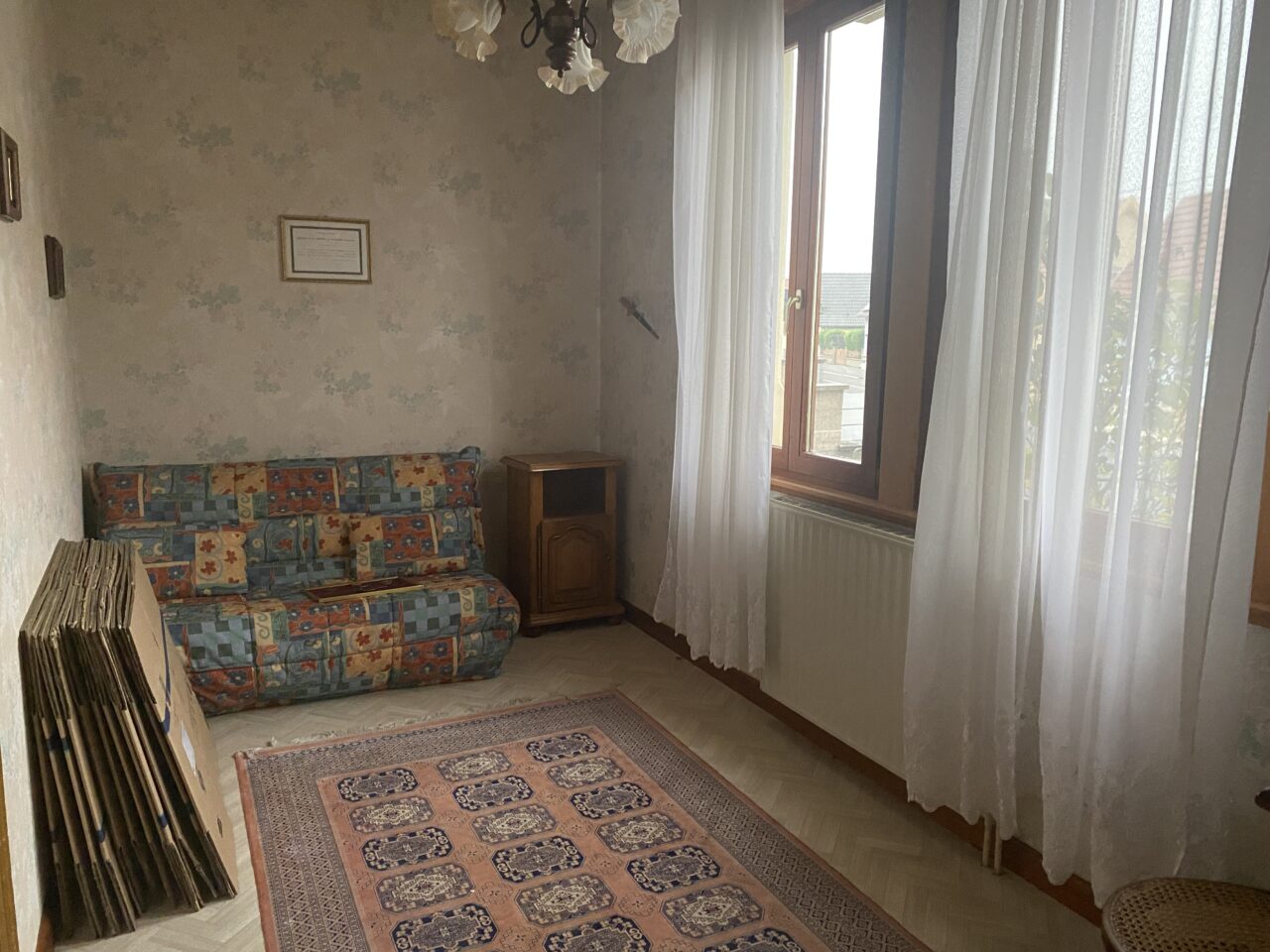 Gries, charmante maison 6 pièces, à rénover, sur 16 ares.