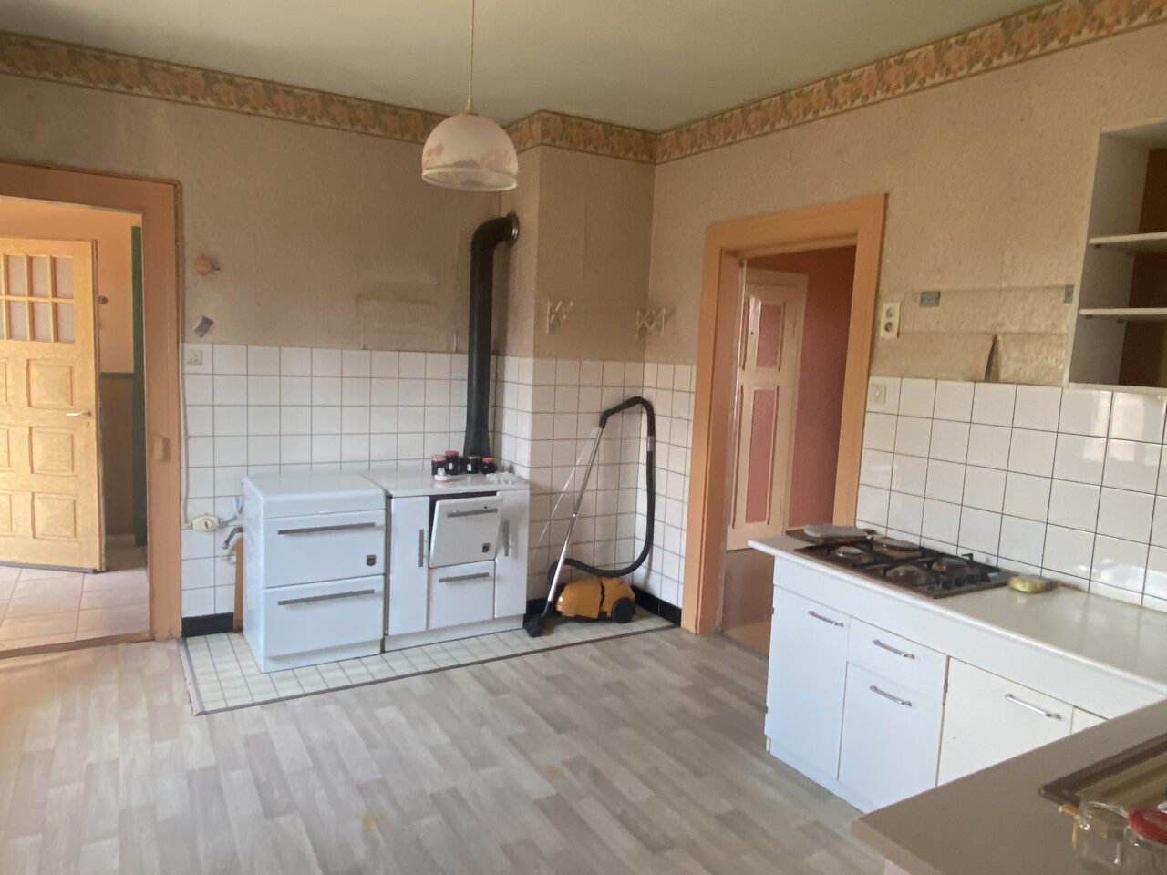 Schweighouse grande maison, 169m2 à rénover, avec vaste potentiel sur 7,2 ares.