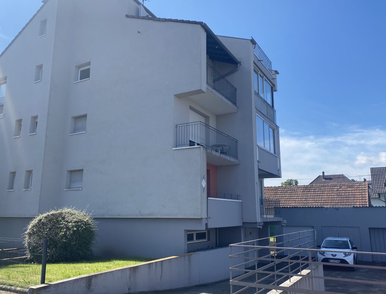 Très beau F2, balcon, garage