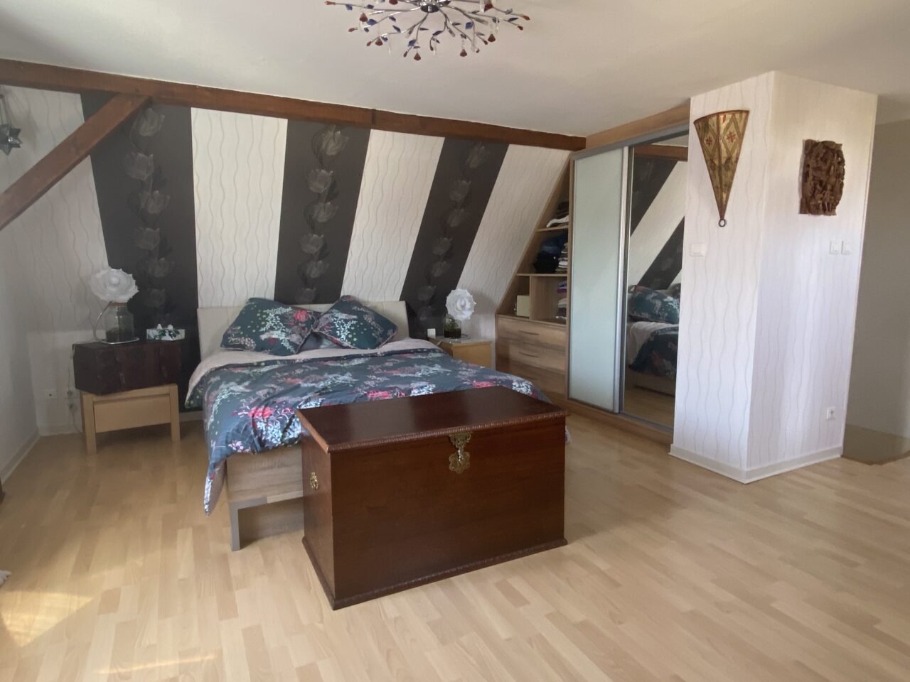 Mertzwiller belle maison 130m2 avec dépendance et piscine sur 9,34 ares. Vidéo disponible Mertzwiller belle maison 130m2 avec dépendance et piscine sur 9,34 ares. Vidéo disponible