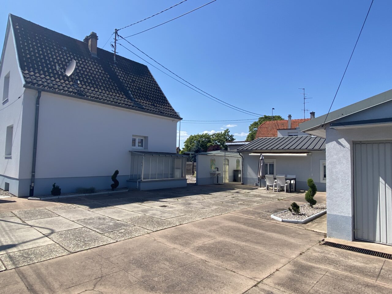 Haguenau maison + logement 2 pc + garage. Grande cour sur 4,53 ares.