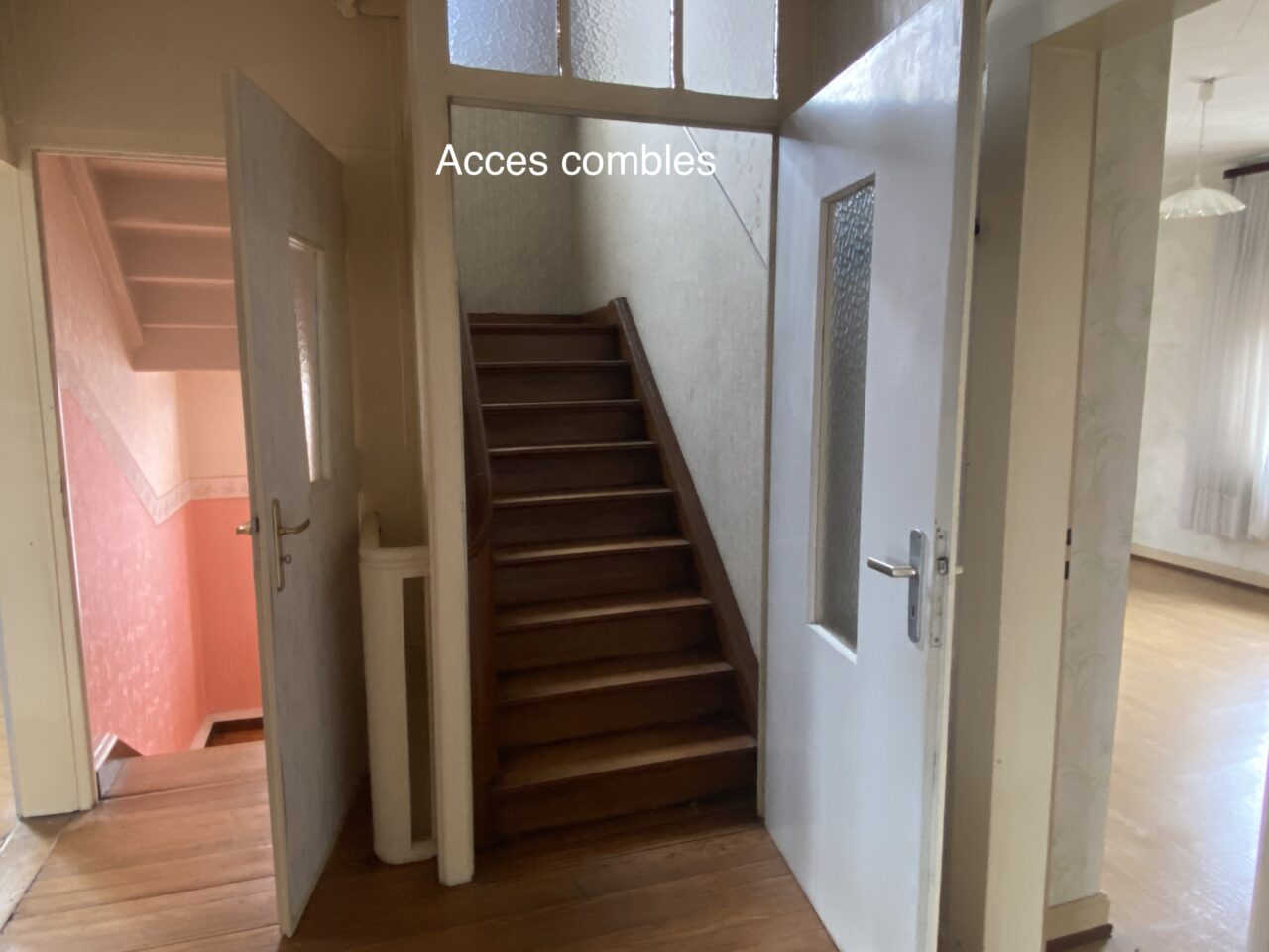 Roeschwoog, grande maison familiale, 3 garages, dépendance. L'ensemble sur 9,5 ares