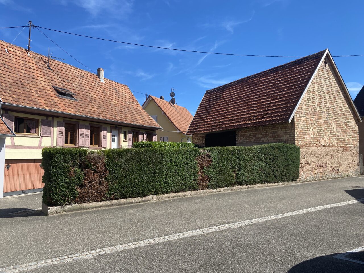 Eschbach belle maison alsacienne et dépendance sur 3,3 ares.