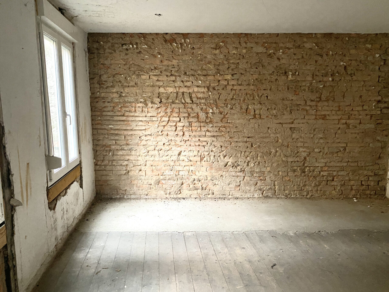 Beau projet de rénovation pour ce F2 à proximité du centre ville.