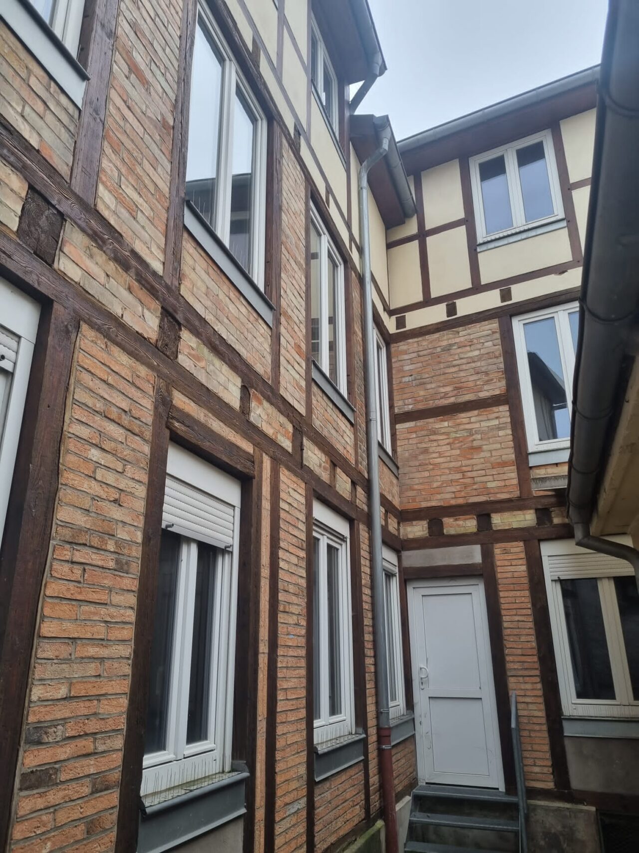 Beau projet de rénovation pour ce F2 à proximité du centre ville.