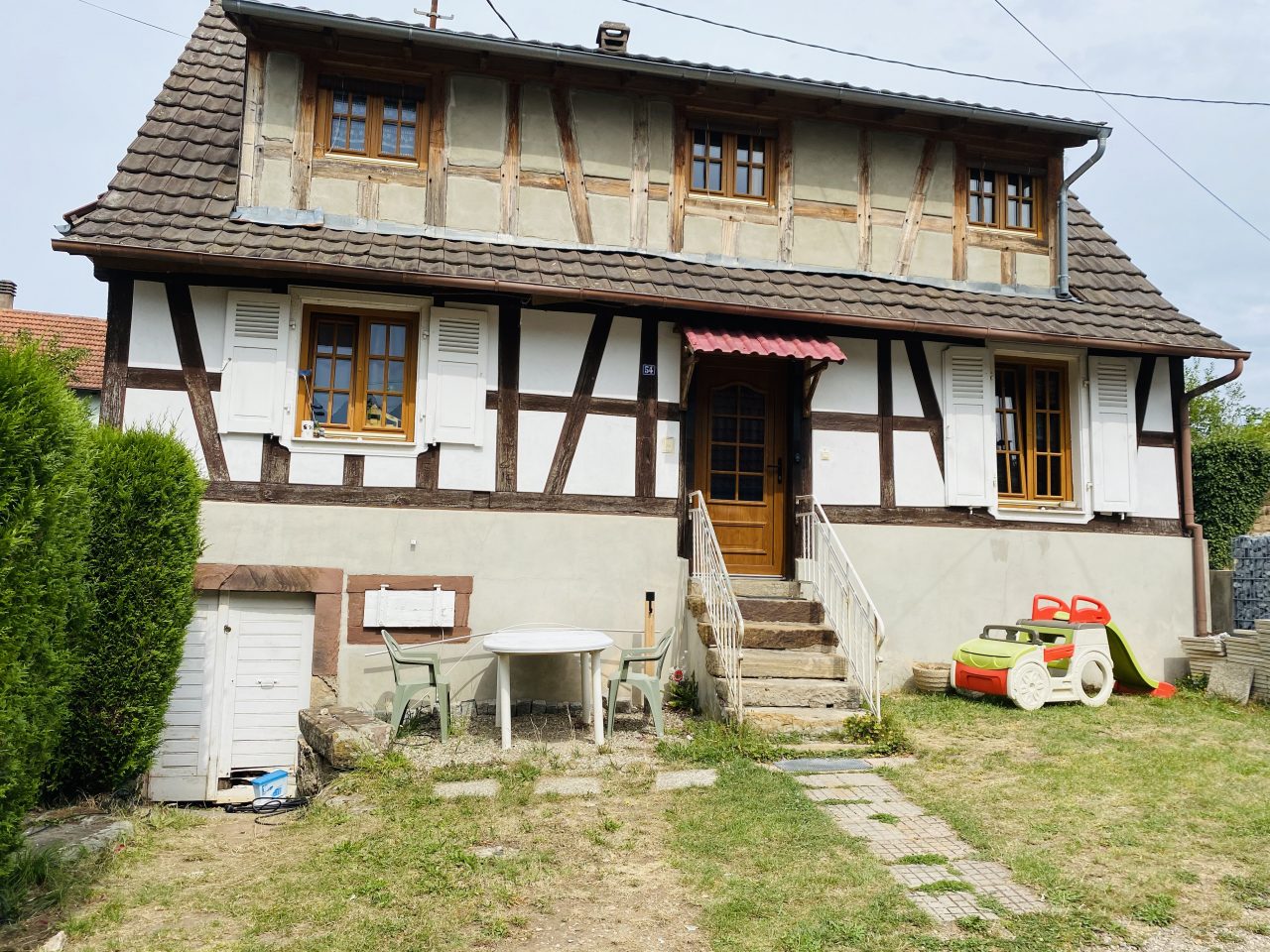 A Goersdorf, charmante maison alsacienne 100m2 sur 1,85 a. Vidéo disponible
