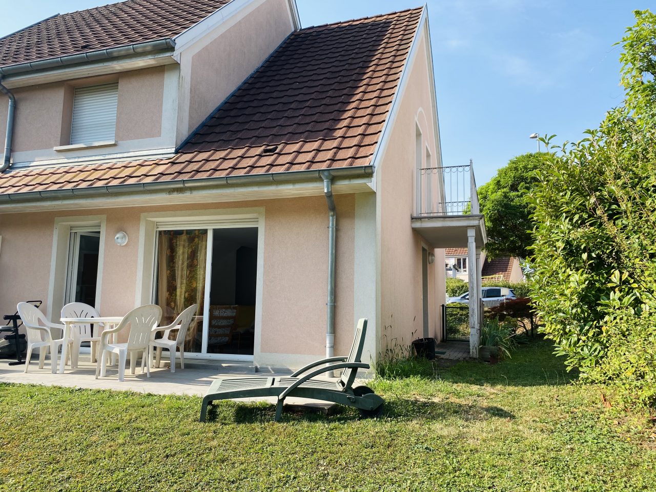 Haguenau, belle maison mitoyenne 5 pièces à 10 min à pied de la gare. Vidéos disponibles Haguenau, belle maison mitoyenne 5 pièces à 10 min à pied de la gare. Vidéos disponibles