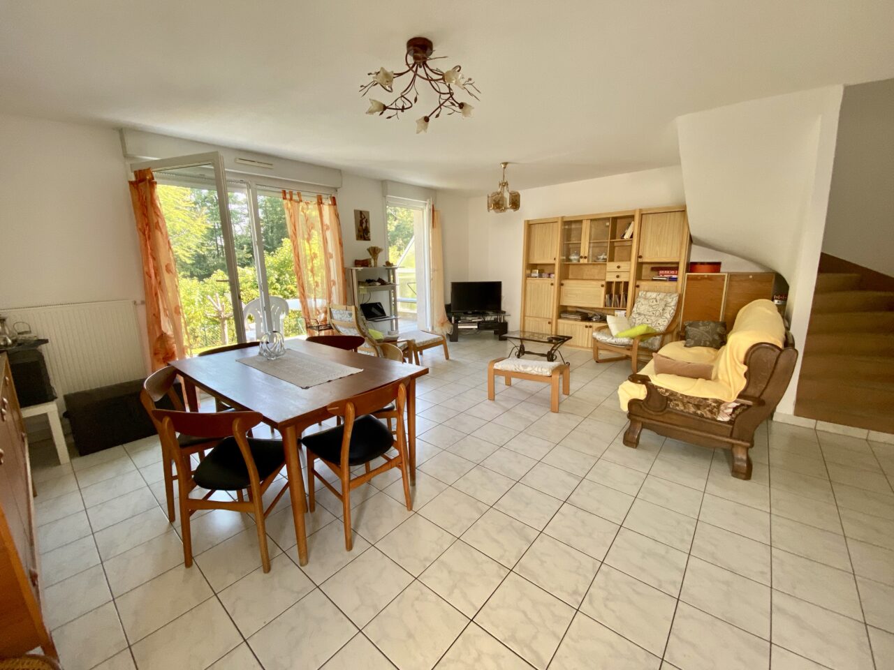 Haguenau, belle maison mitoyenne 5 pièces à 10 min à pied de la gare. Vidéos disponibles Haguenau, belle maison mitoyenne 5 pièces à 10 min à pied de la gare. Vidéos disponibles